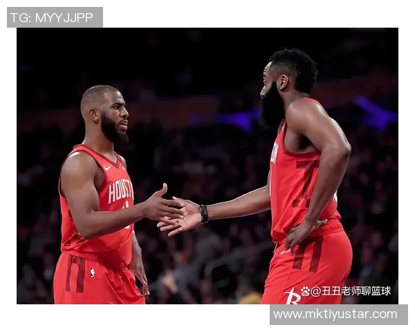 保罗现场观战快船与掘金激烈对决两支顶级球队的精彩较量