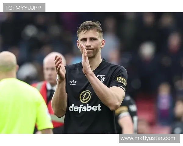 巴黎新援扎巴尔尼23岁表现抢眼空门救险助球队稳固主力地位