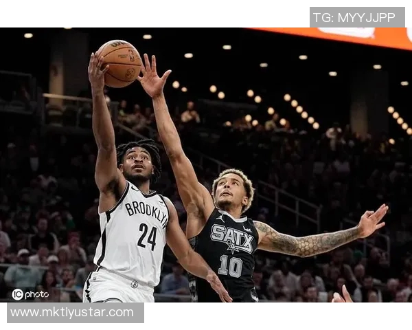 篮网官方宣布卡梅隆托马斯因腿筋紧张提前退赛将不再回归比赛